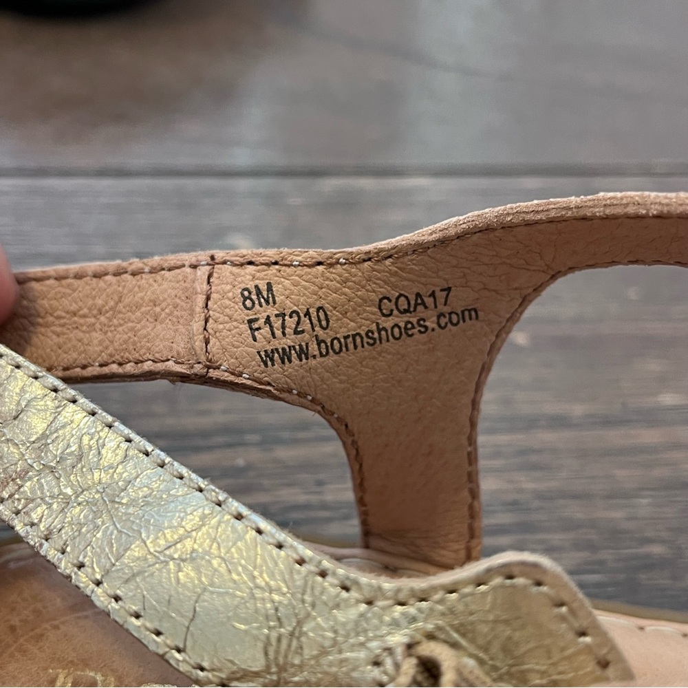 Born Gold Sandals Womens size 8 - Picture 3 of 7